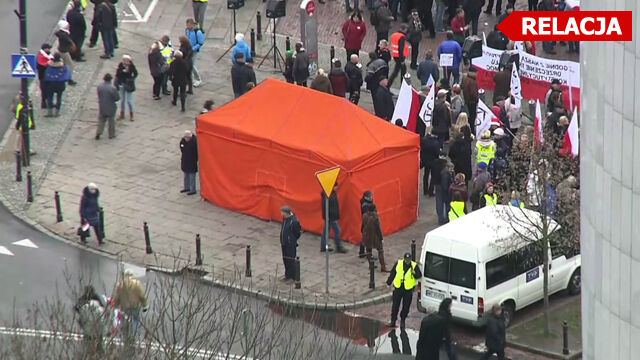 Manifestacje KOD w 21 miastach. "Cała Polska dziś się śmieje, zaczynamy mieć nadzieję"